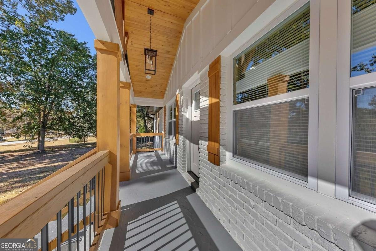 945 King Road Riverdale - 8