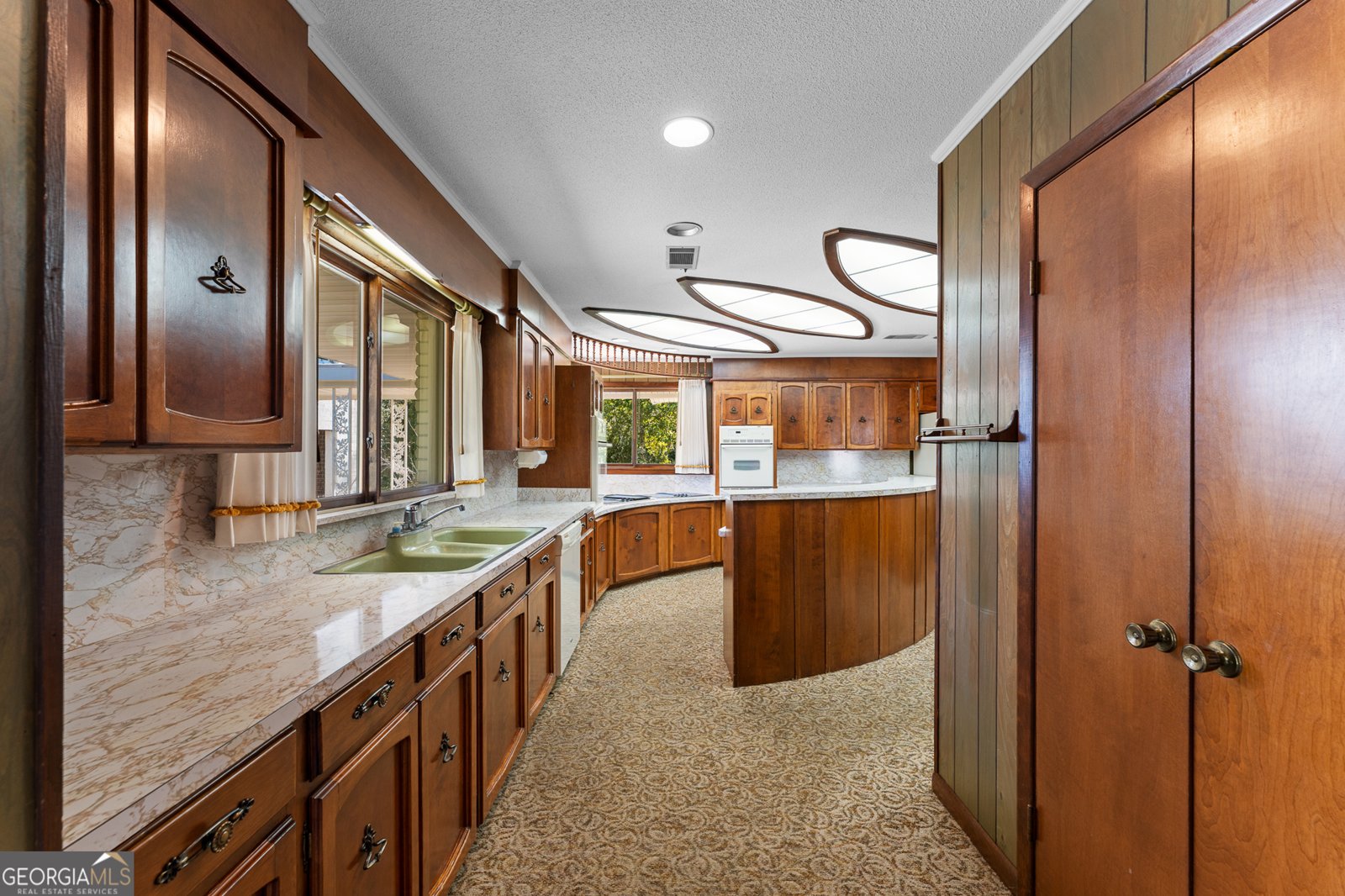 904 Ash Street Springfield - 52