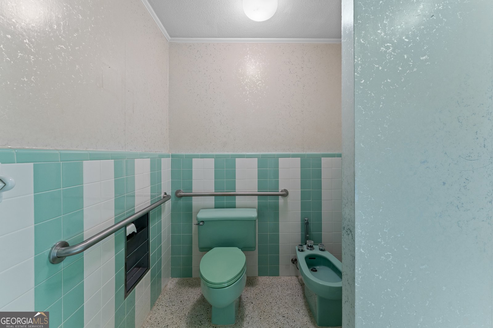 904 Ash Street Springfield - 66