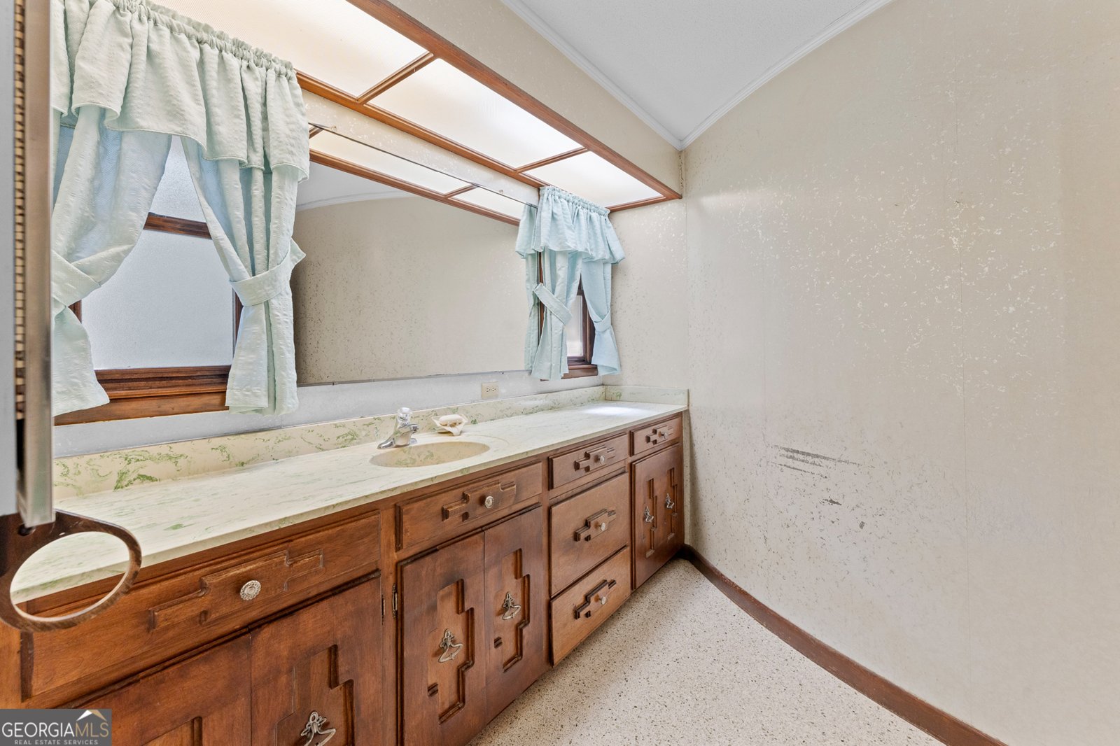 904 Ash Street Springfield - 67