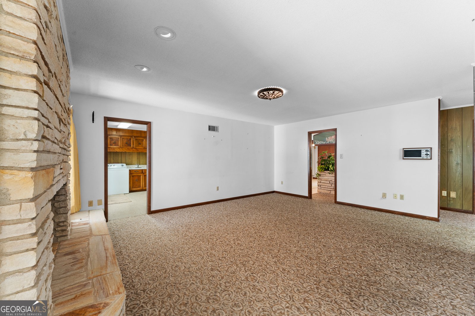 904 Ash Street Springfield - 69