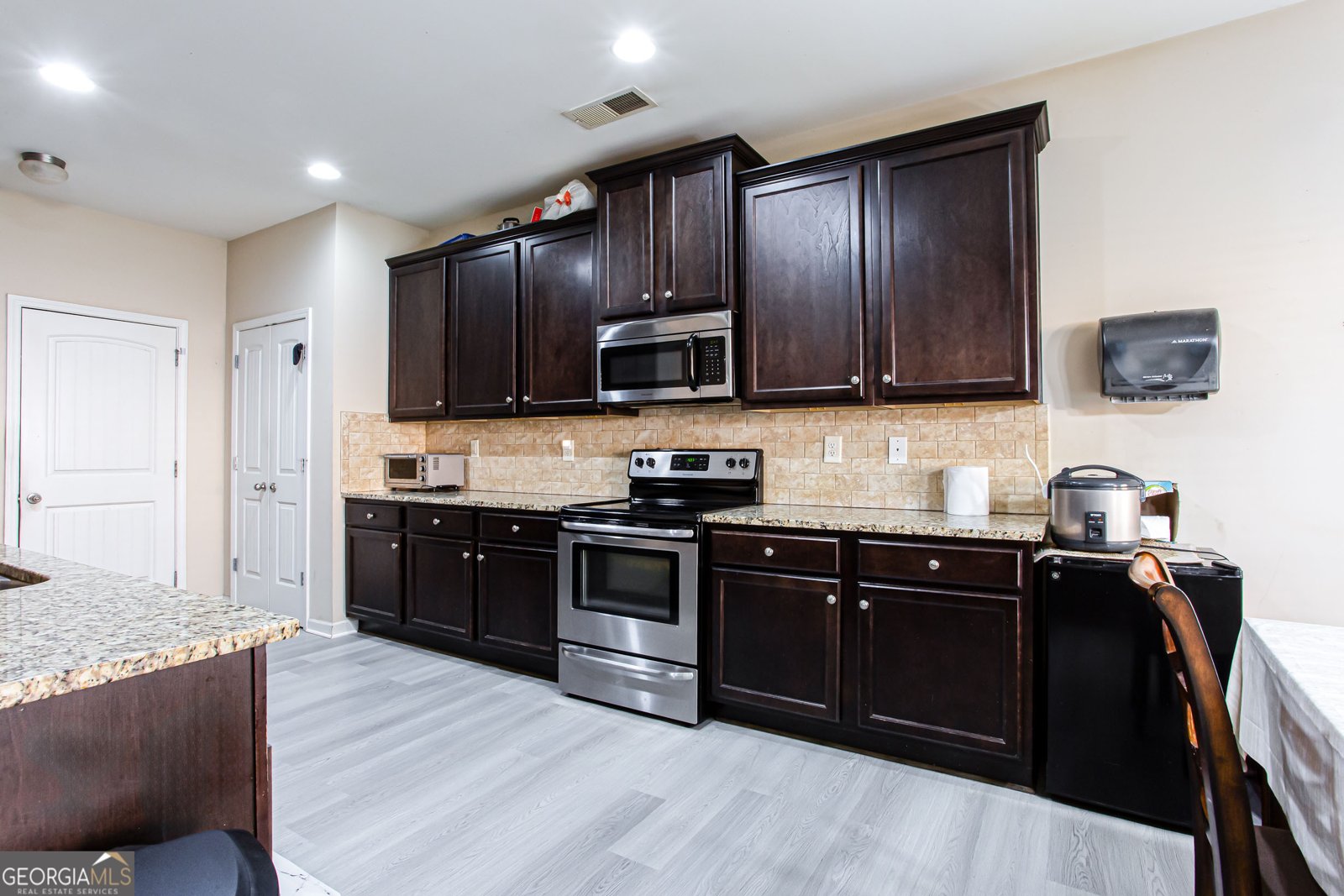 137 Dustin Drive Stockbridge - 11