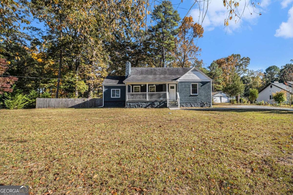 1516 Young Road Lithonia - 1