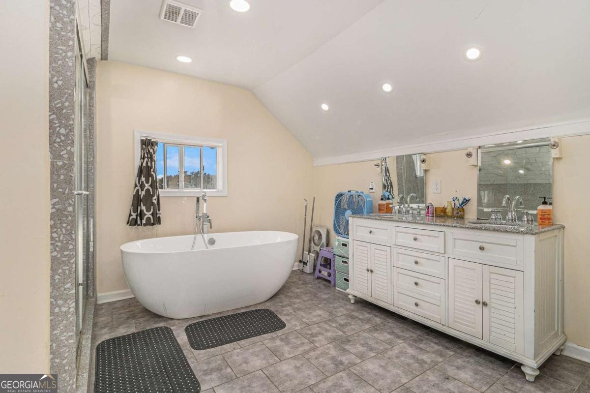 1516 Young Road Lithonia - 30