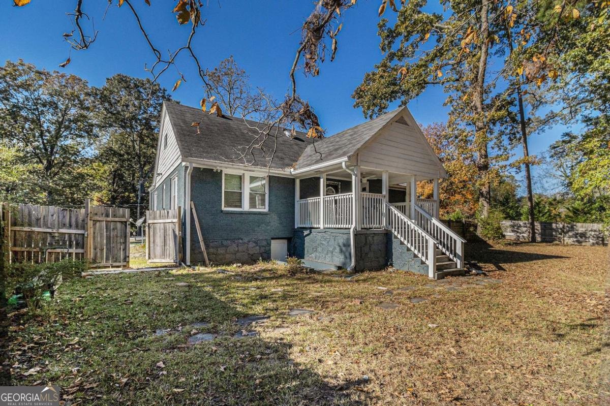 1516 Young Road Lithonia - 40
