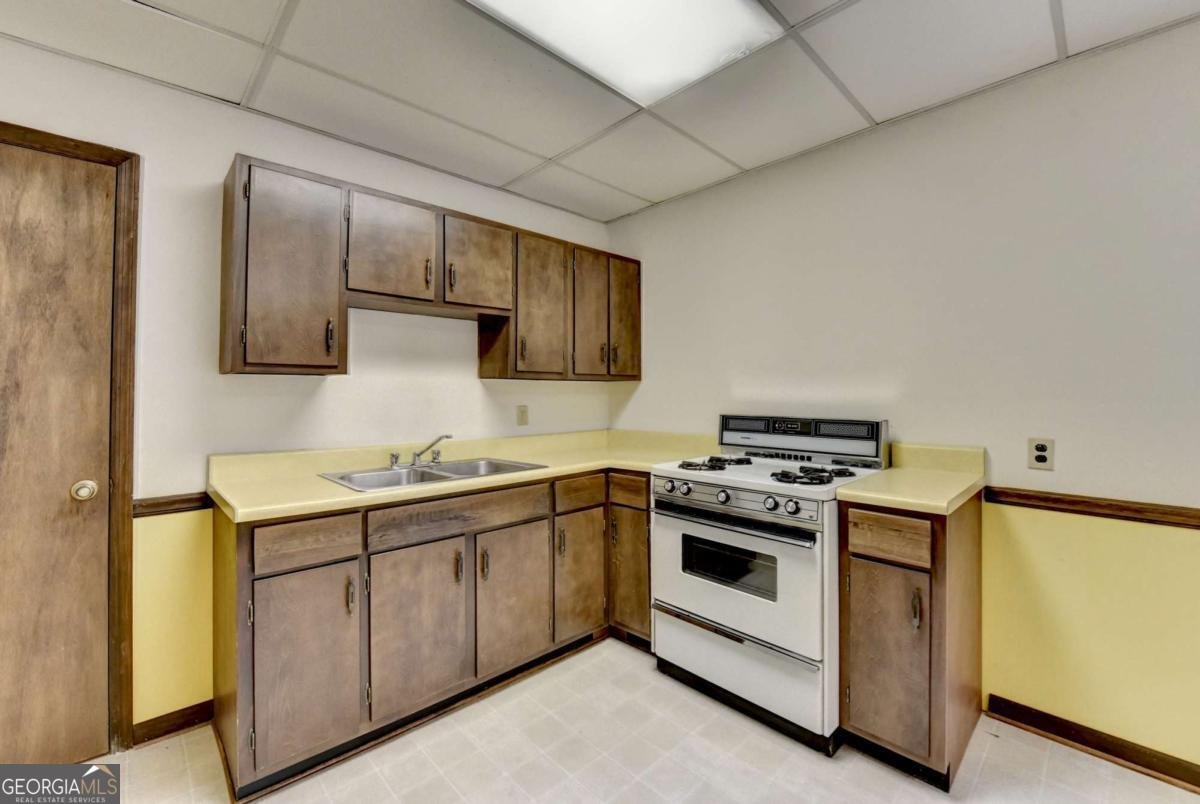 600 Rounsaville Road Roswell - 24