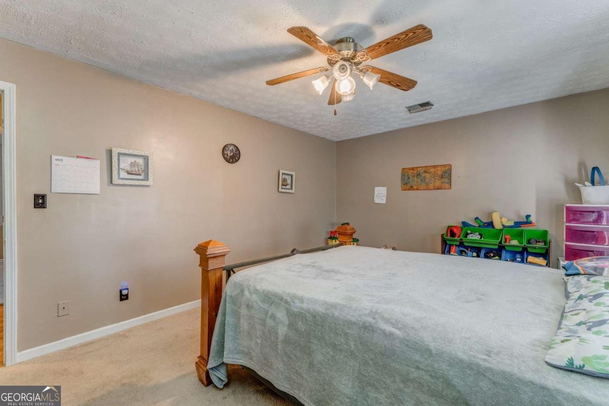 1424 Harmony Road Silver Creek - 16