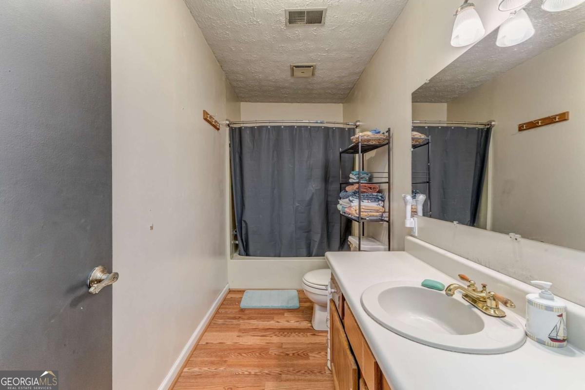 1424 Harmony Road Silver Creek - 17