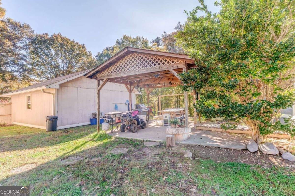 1424 Harmony Road Silver Creek - 21