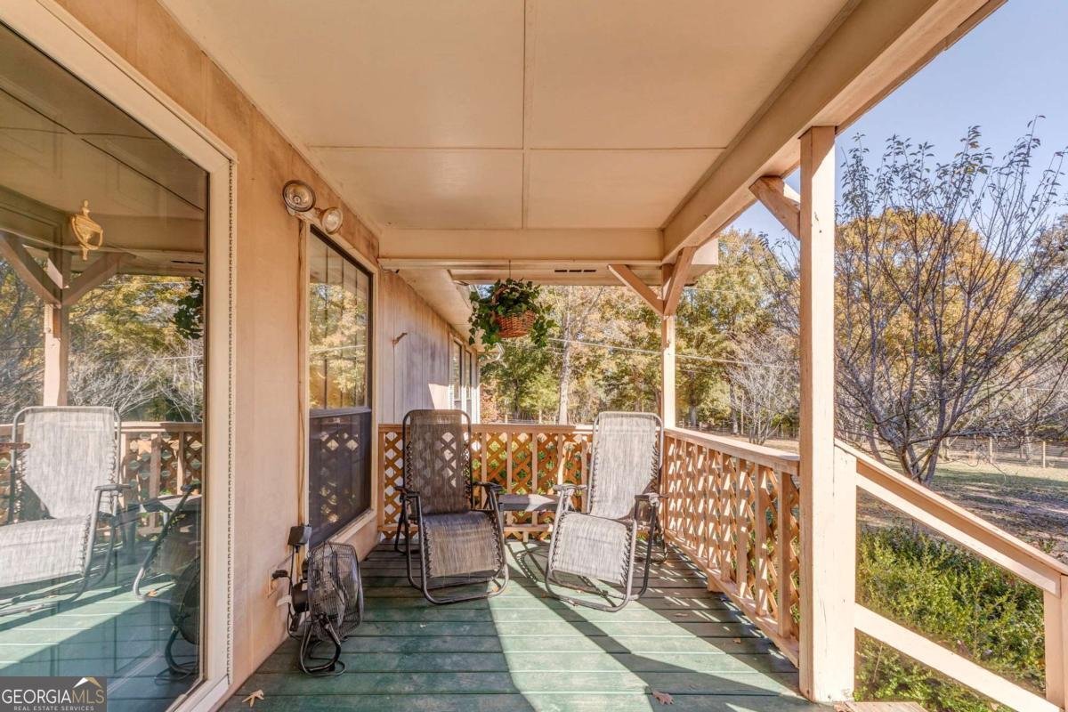 1424 Harmony Road Silver Creek - 4