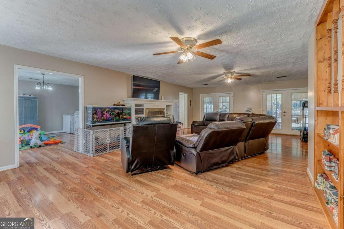 1424 Harmony Road Silver Creek - 5