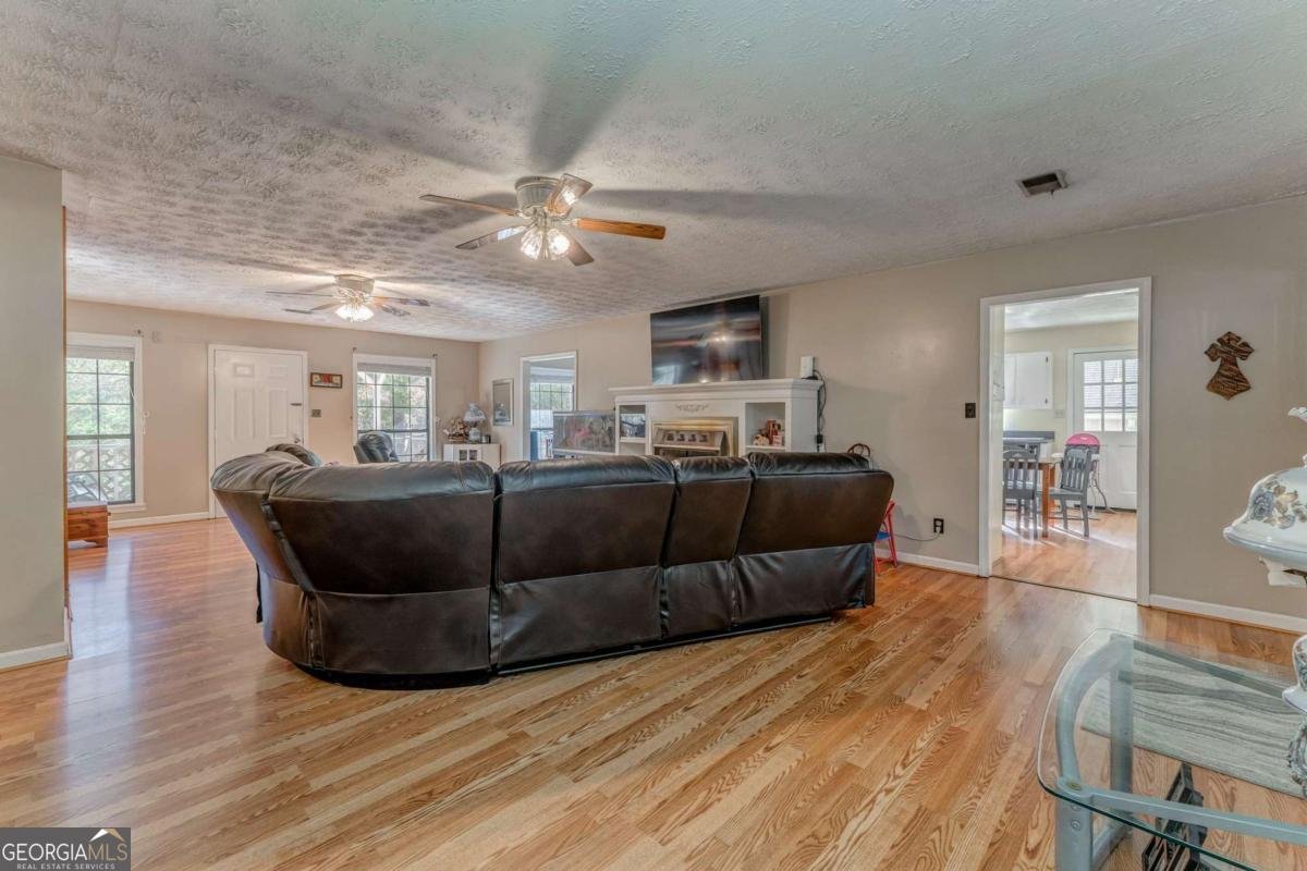 1424 Harmony Road Silver Creek - 7