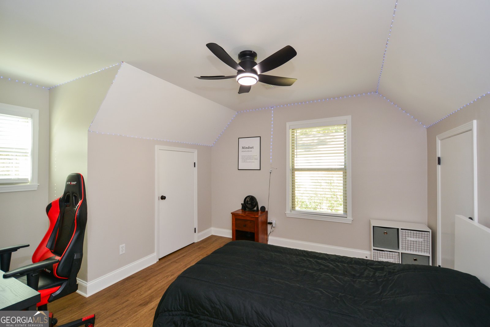 5806 Stonehaven Drive Kennesaw - 24