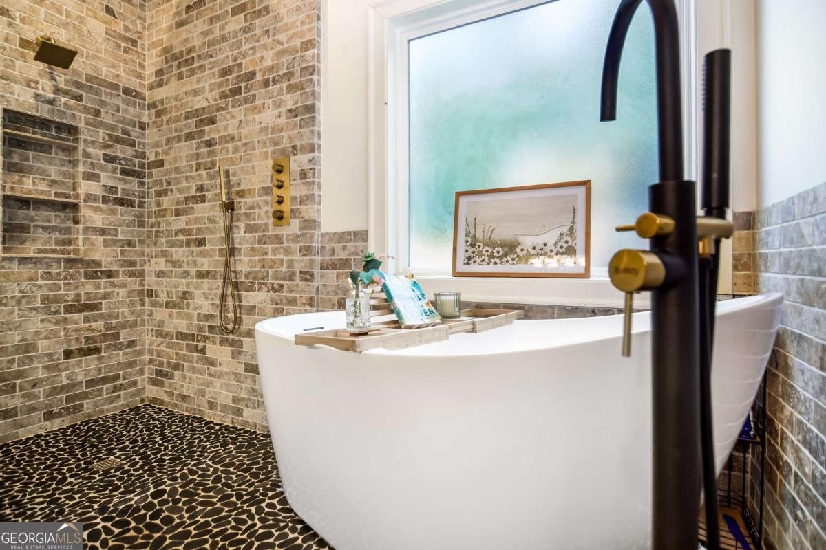 601 Legacy Run Ball Ground - 24