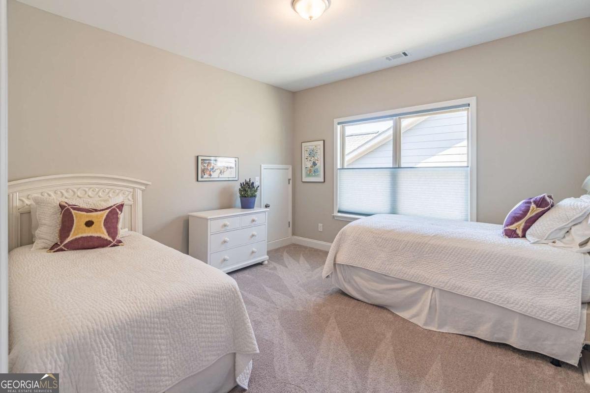 5243 Noble Oak Cove Gainesville - 27