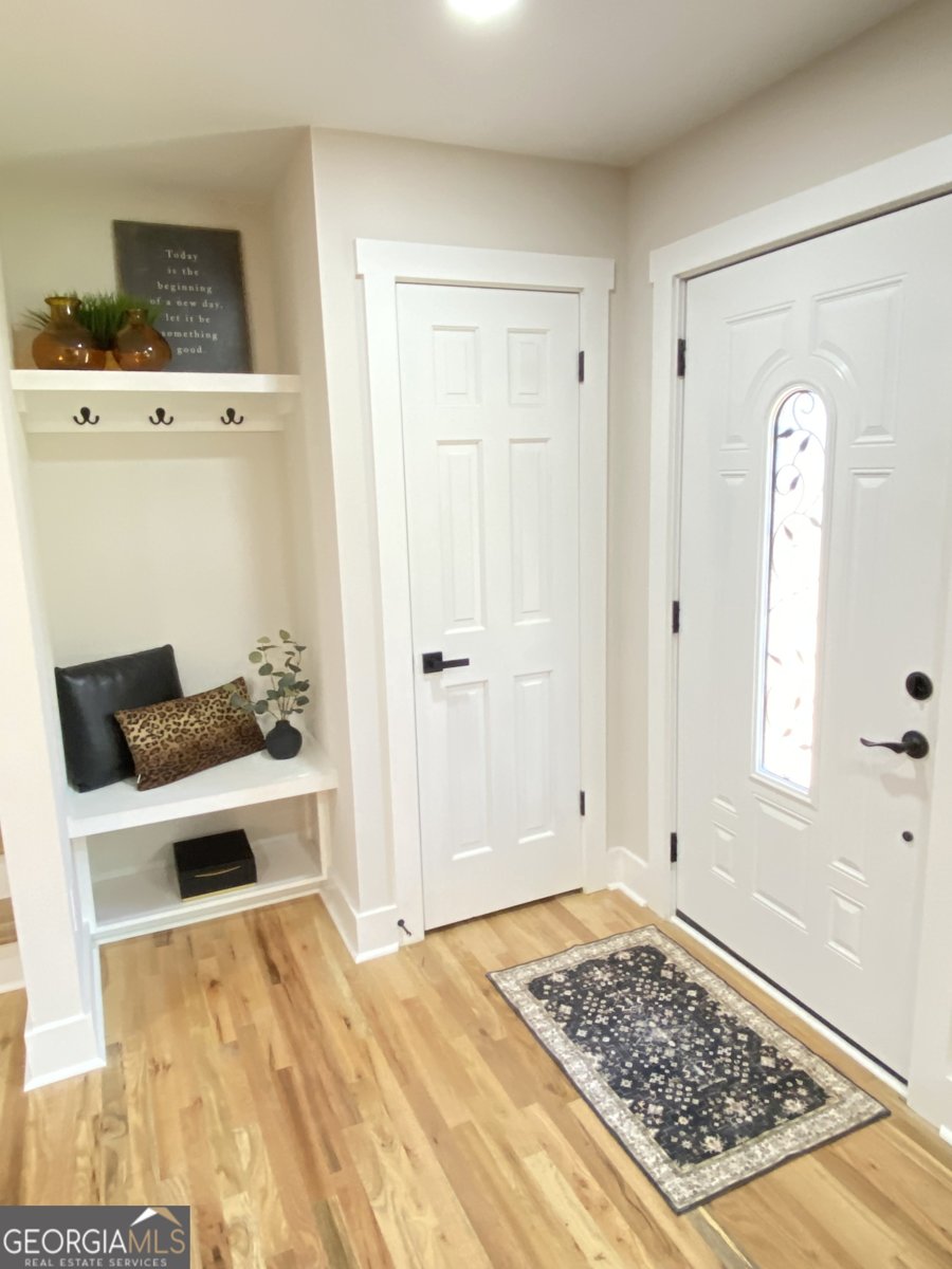 323 West Claiborne Court Marietta - 5