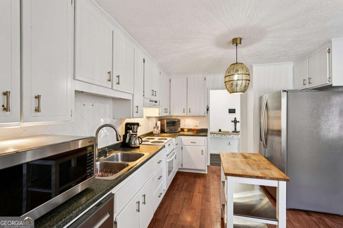 2411 Hidden Hills Drive Marietta - 19