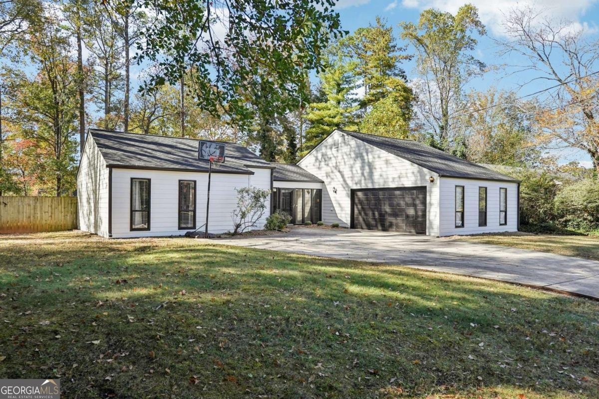 2411 Hidden Hills Drive Marietta - 2