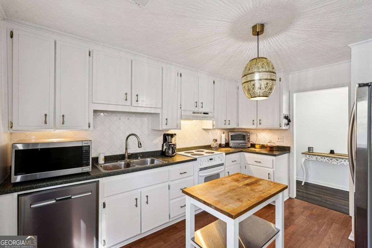 2411 Hidden Hills Drive Marietta - 21