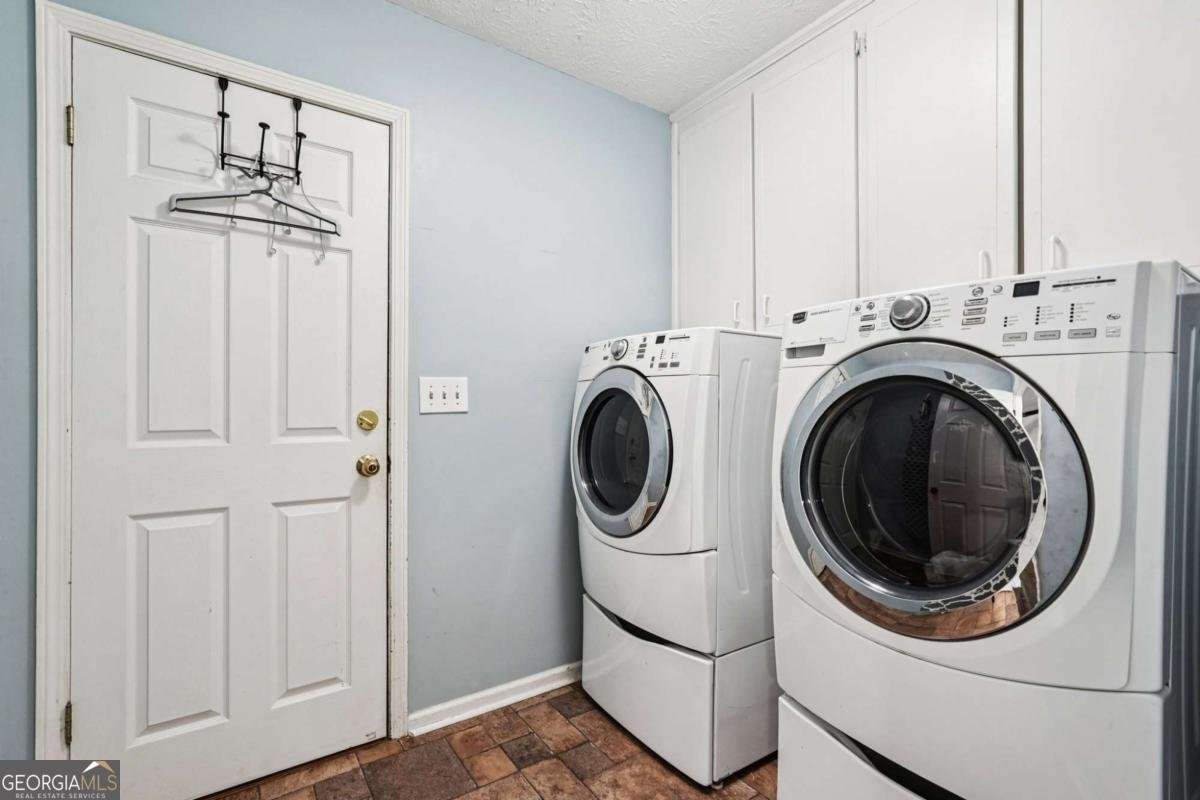 2411 Hidden Hills Drive Marietta - 27