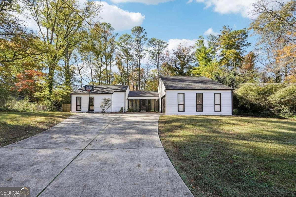 2411 Hidden Hills Drive Marietta - 3