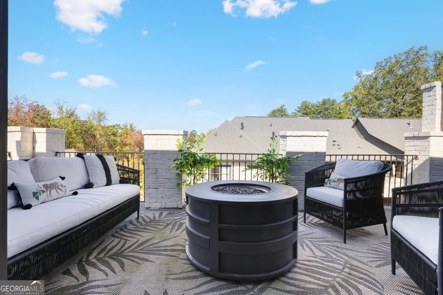 6435 Lucent Lane Atlanta - 23