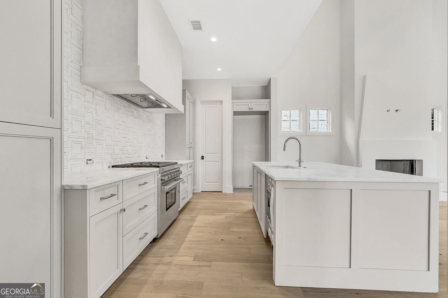 100 Carlyle Lane Fayetteville - 26