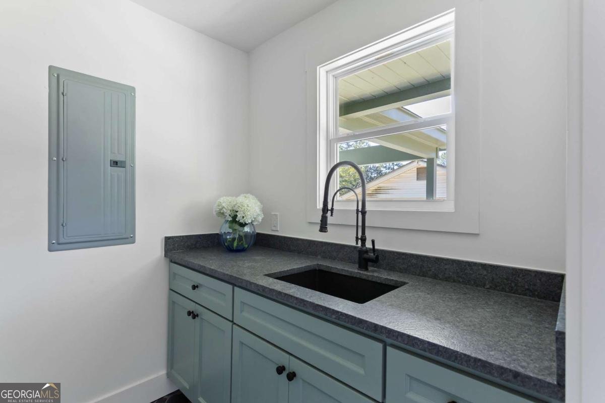 1121 Dell Avenue Smyrna - 46