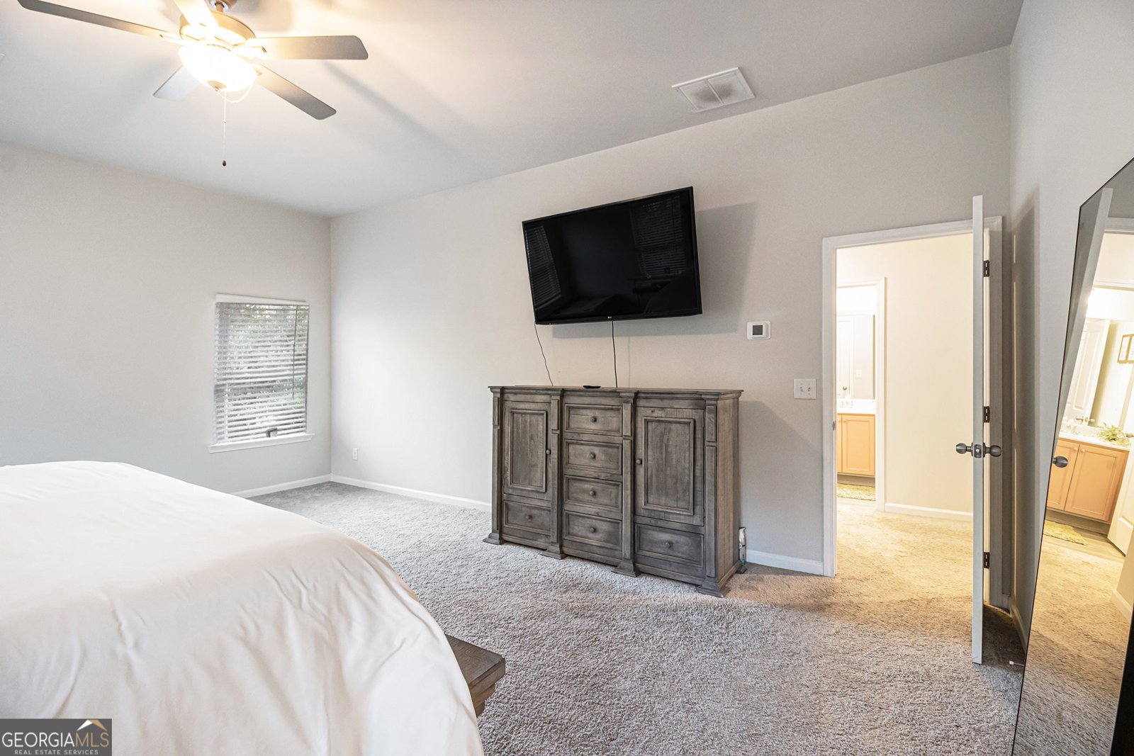 596 River Gardens Drive Atlanta - 19