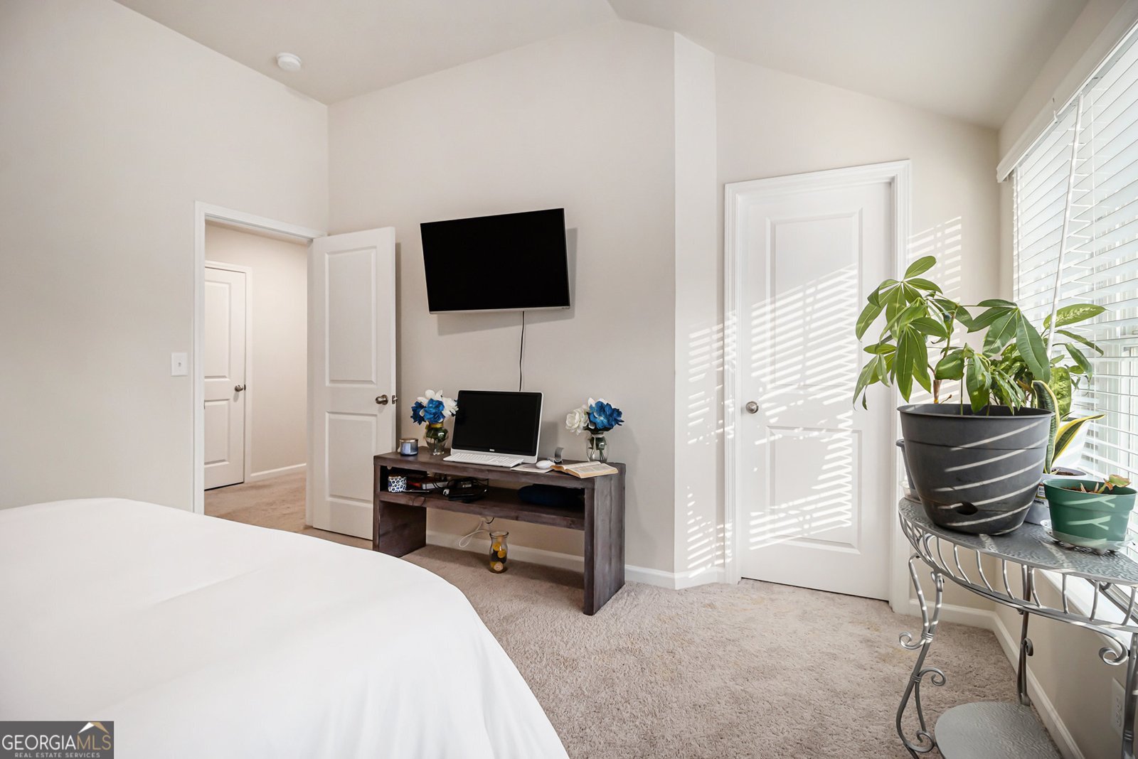 596 River Gardens Drive Atlanta - 25