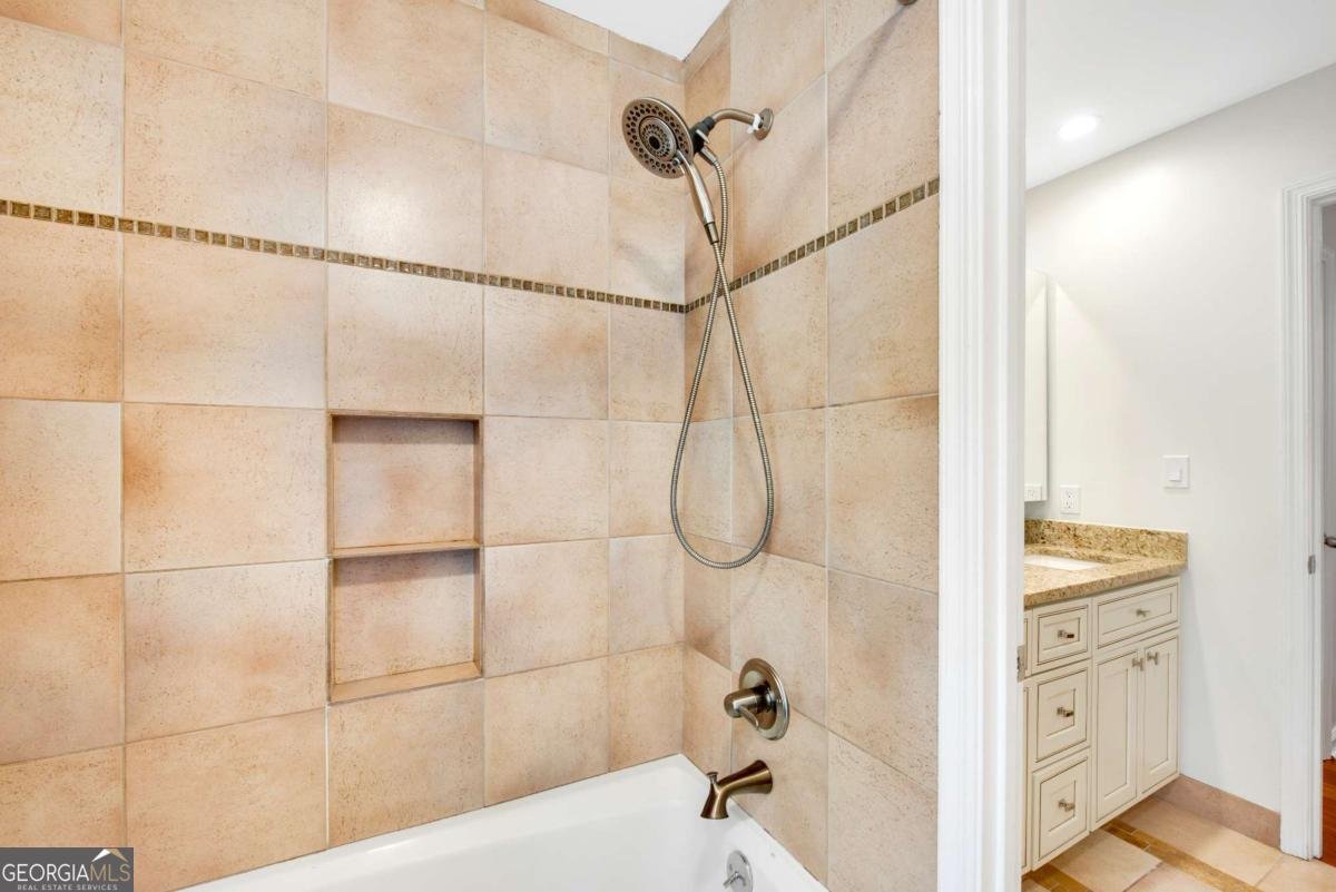 5000 Lakeland Drive Marietta - 34