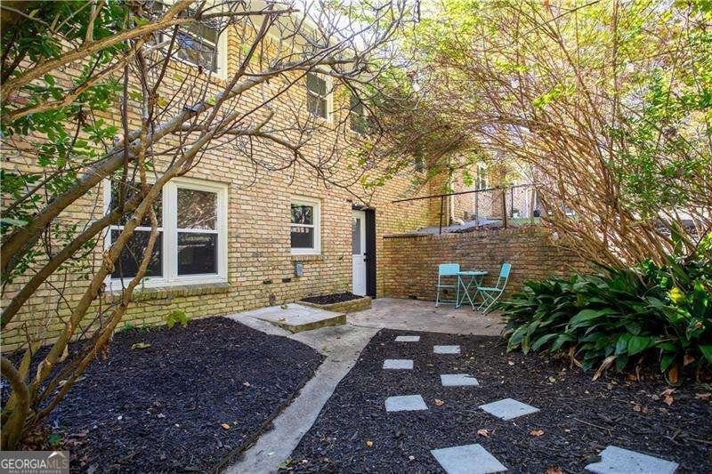 5925 Old Bill Cook Road Atlanta - 23