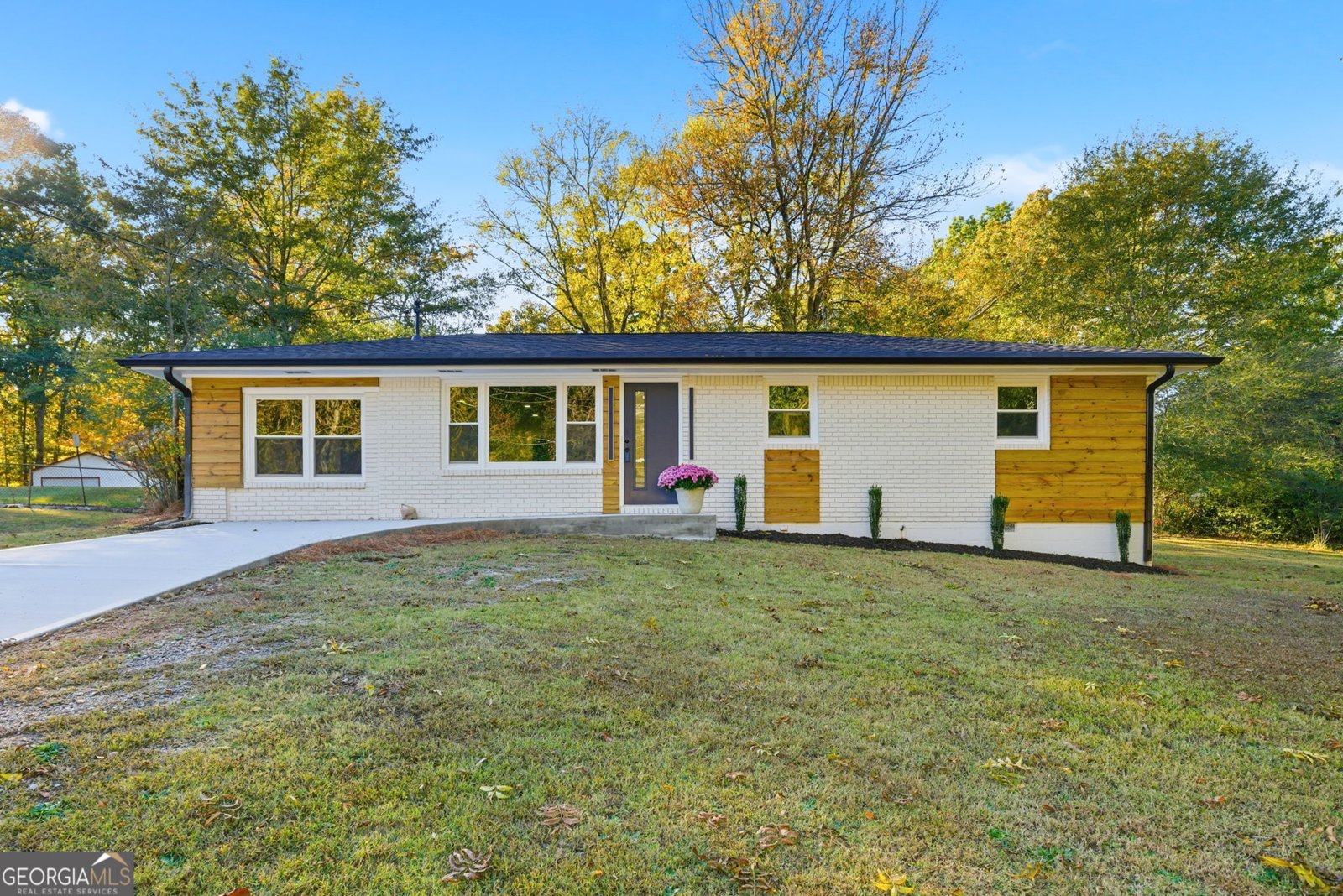 6807 Tralee Drive Lithia Springs - 2