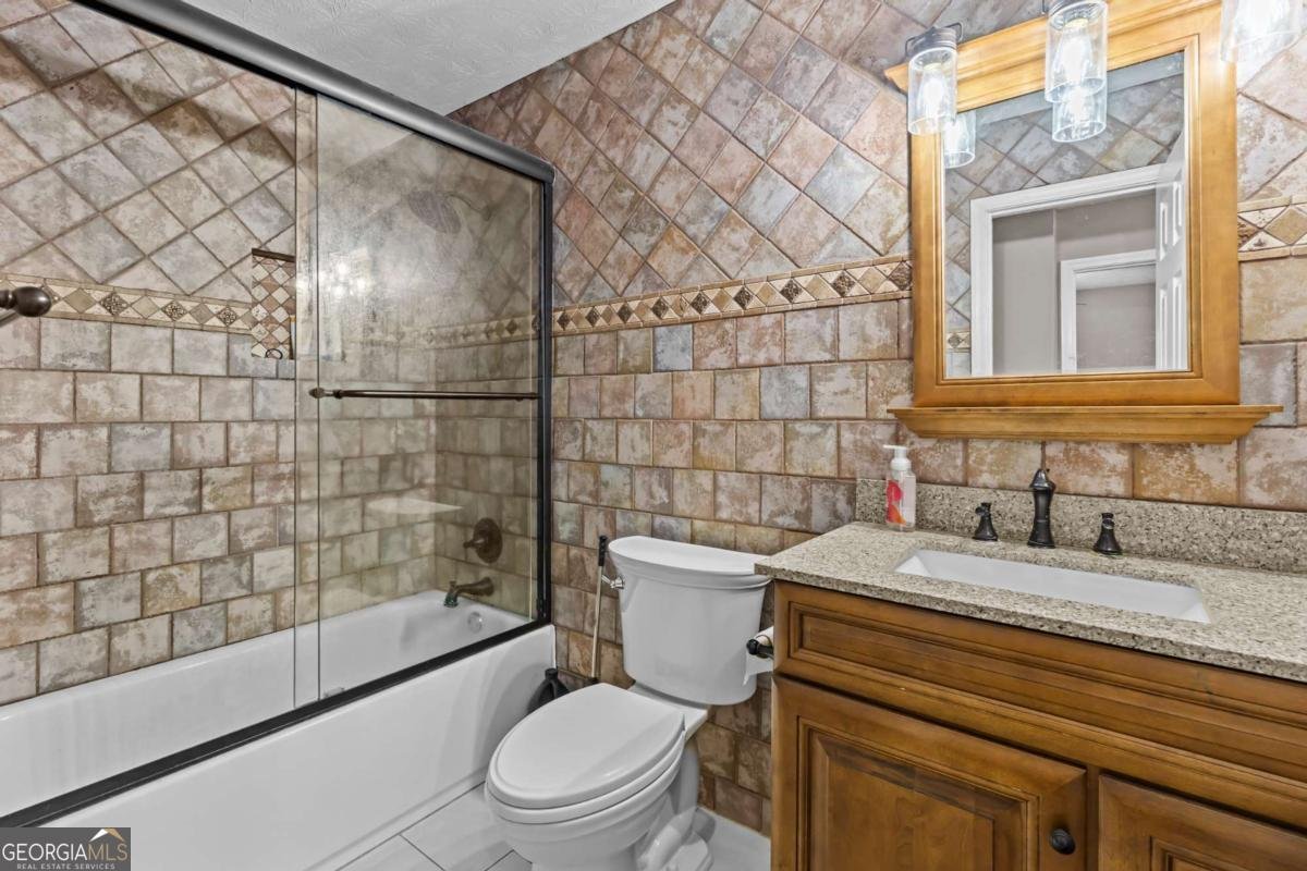 3222 MARTIN Drive Lilburn - 24