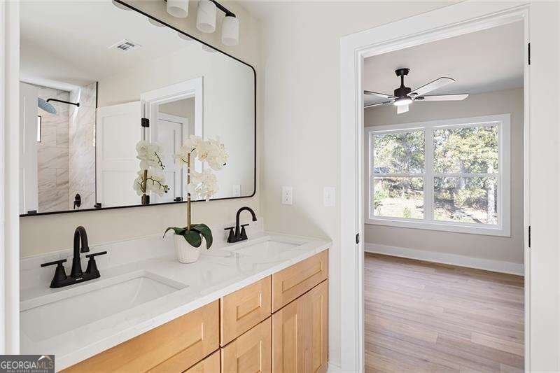 2425 Mellville Avenue Atlanta - 23