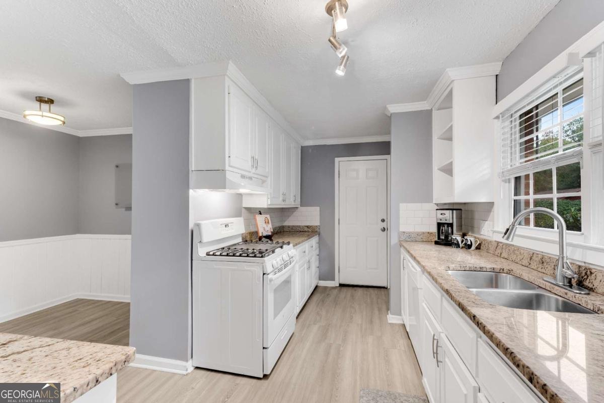 922 Red Apple Drive Marietta - 1