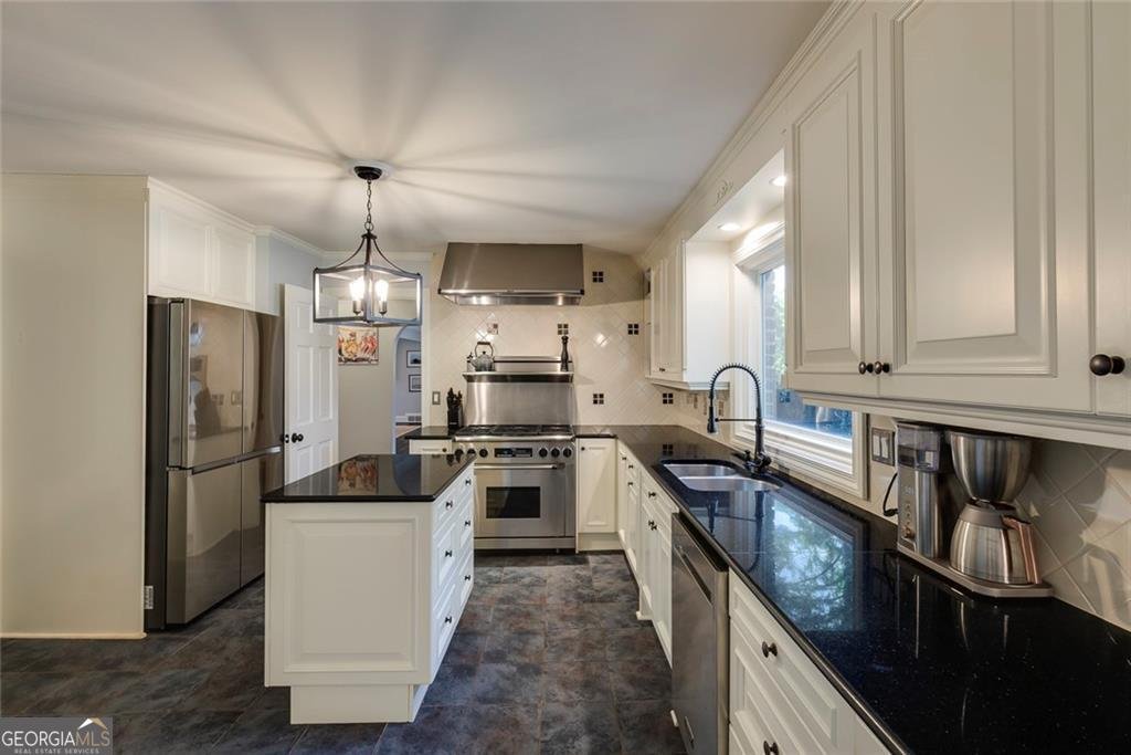 7590 Chaparral Drive Sandy Springs - 12