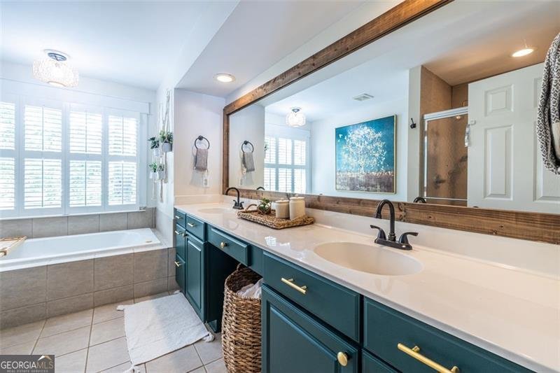 872 Marion Avenue ATLANTA - 33