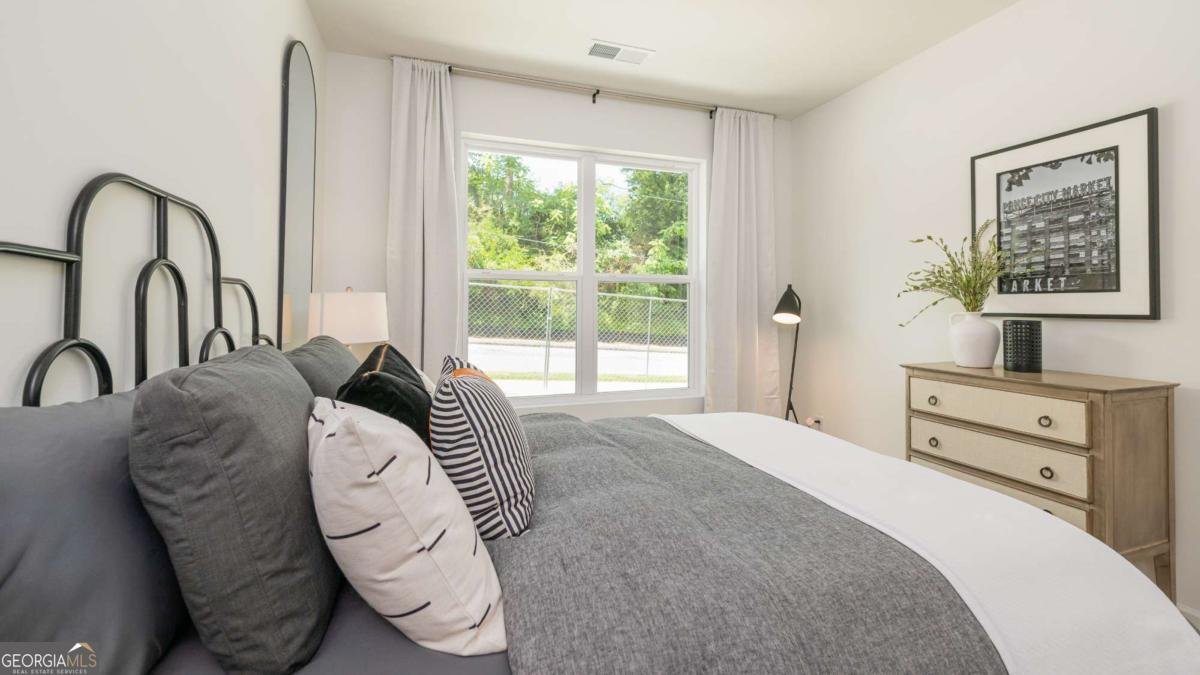 6243 Honeybell Alley Mableton - 4