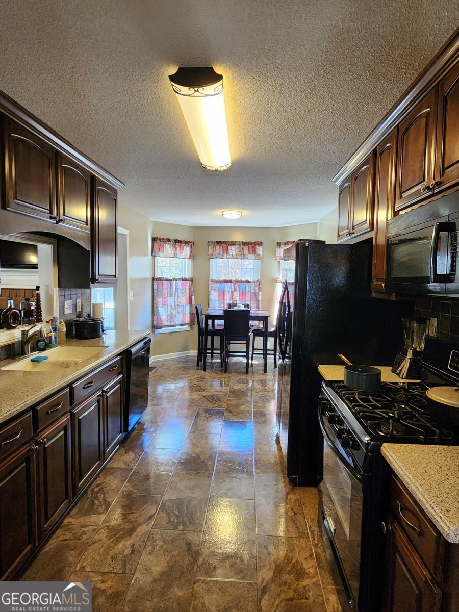 2353 Bluff Creek Overlook Douglasville - 19