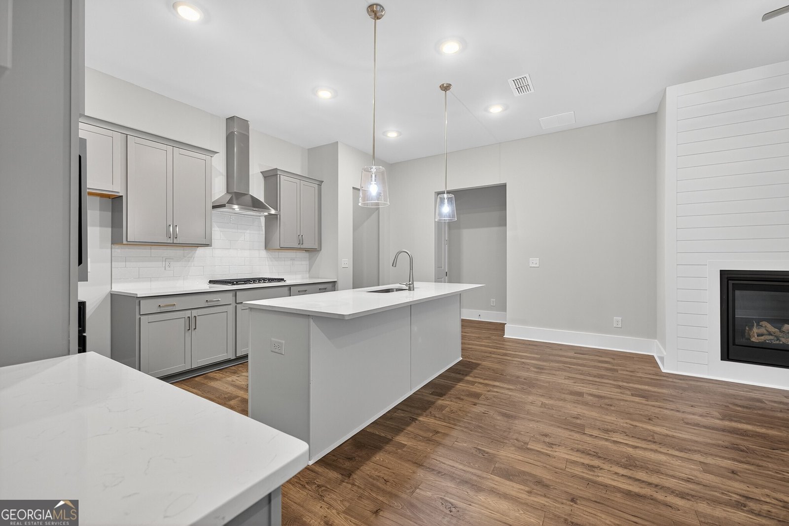 127 Crimson Feather Jefferson - 10