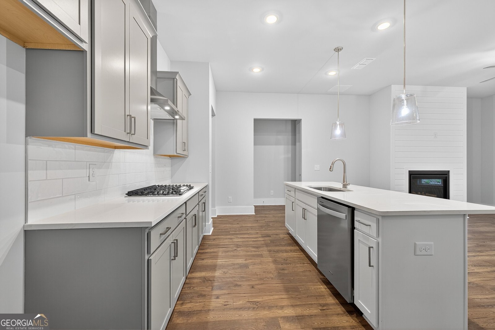 127 Crimson Feather Jefferson - 11