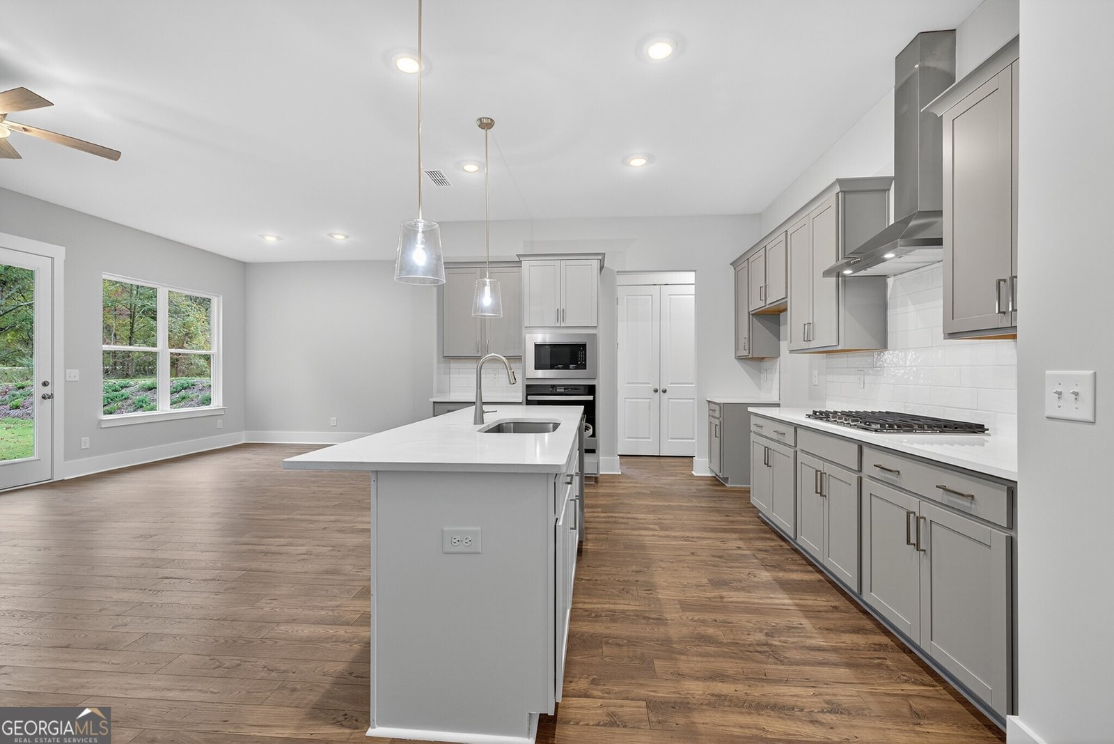 127 Crimson Feather Jefferson - 12