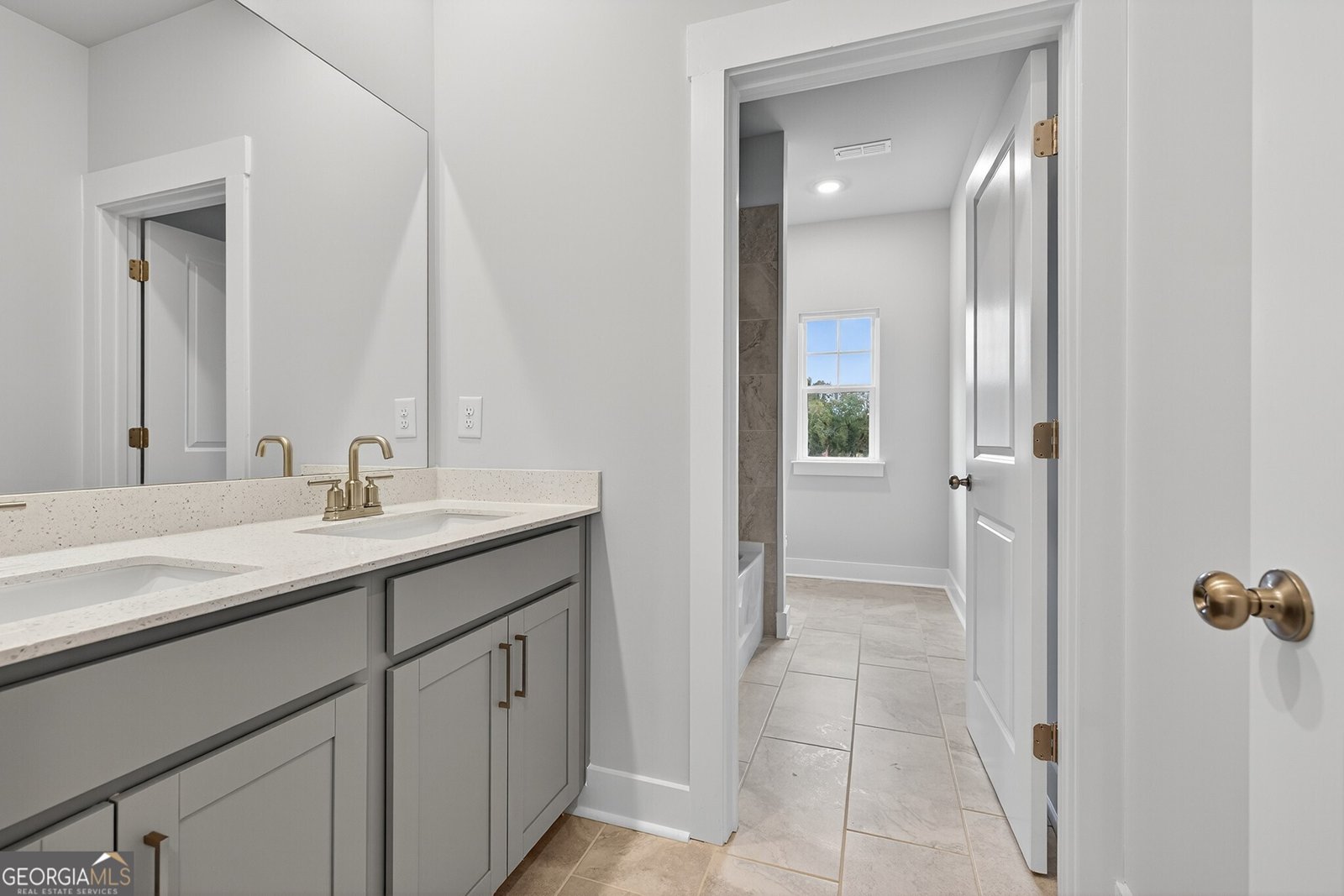 127 Crimson Feather Jefferson - 36