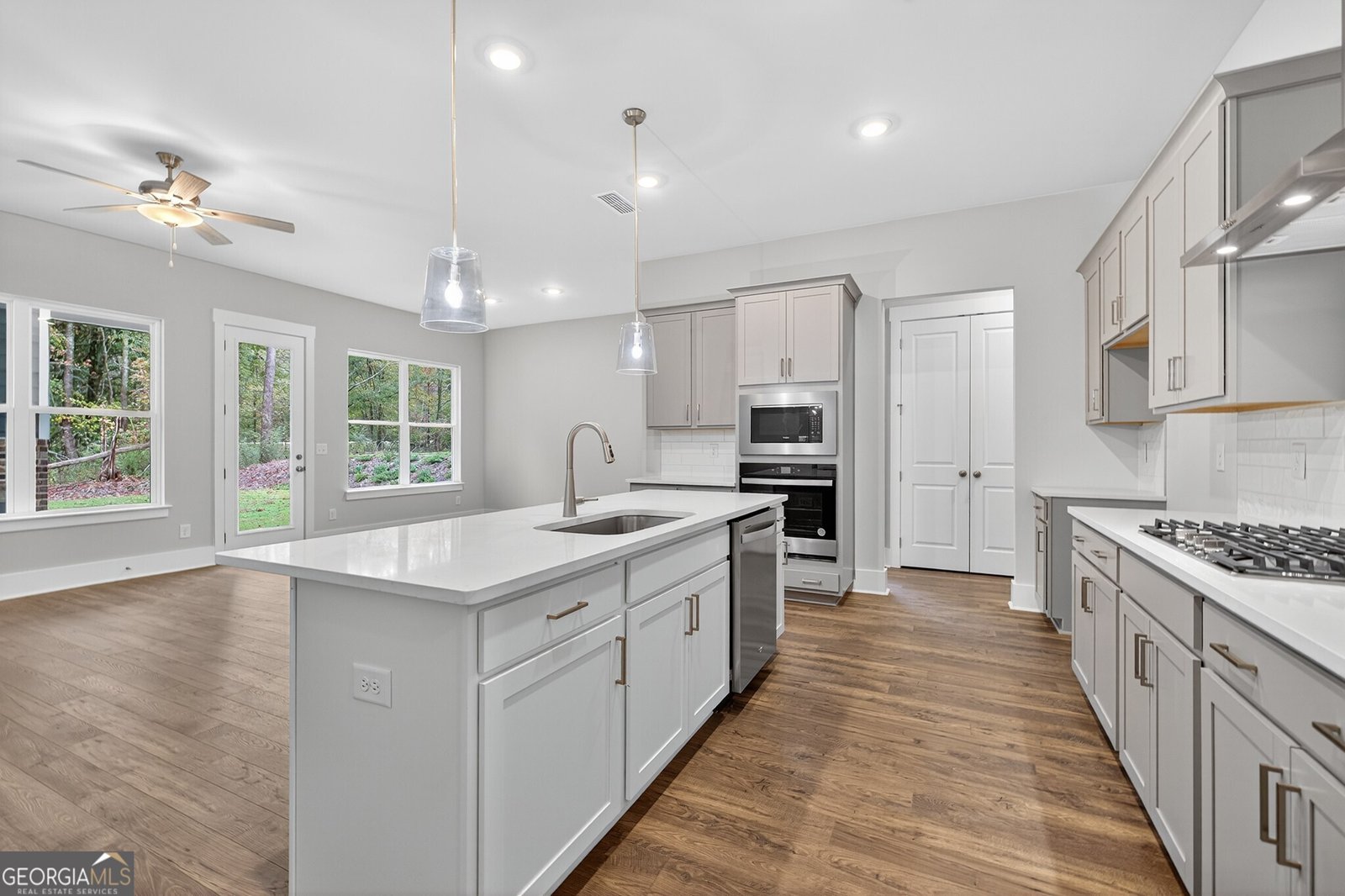 127 Crimson Feather Jefferson - 6