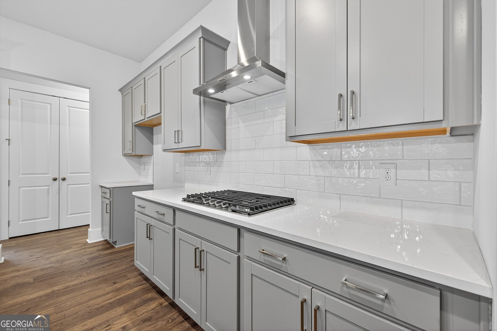 127 Crimson Feather Jefferson - 7