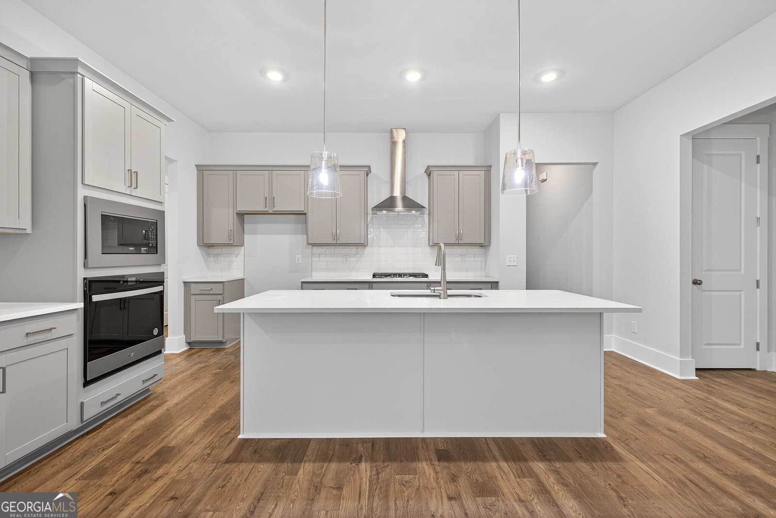 127 Crimson Feather Jefferson - 9