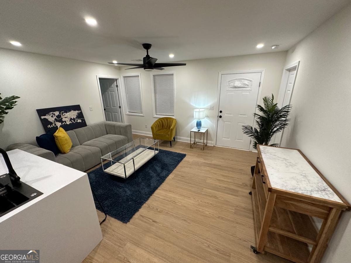 1735 Derry Avenue Atlanta - 17