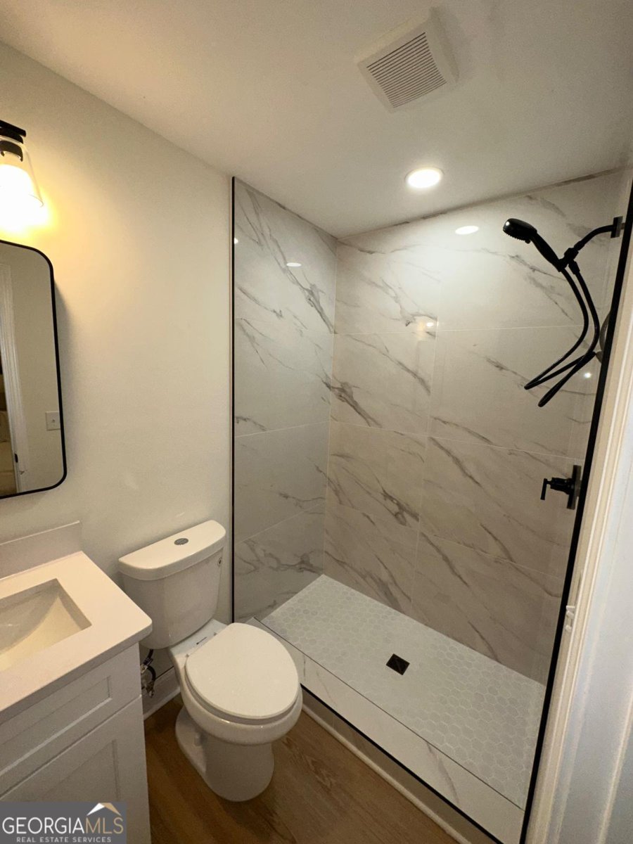 1735 Derry Avenue Atlanta - 18