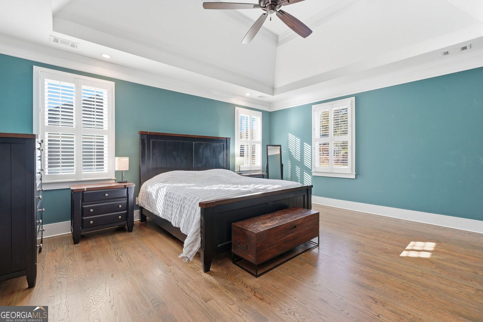 220 Wilshire Terrace White - 19